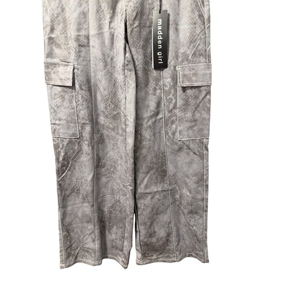 Madden Girl Distressed Gray Cargo Pants Junior Sz 1 Loose Fit Snake Print Textur - Picture 8 of 10